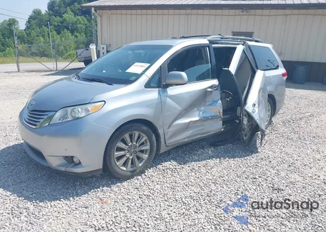 2011 Toyota Sienna Limited z USA, uszkodzony, nr VIN 5TDDK3DC9BS008275